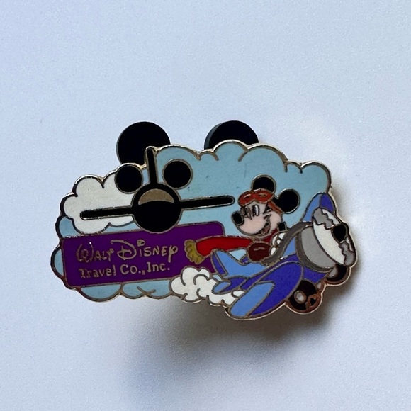 Disney Travel Company - 2001 Mickey Mouse - Earforce One Disney Pin 3582 - Picture 1 of 3